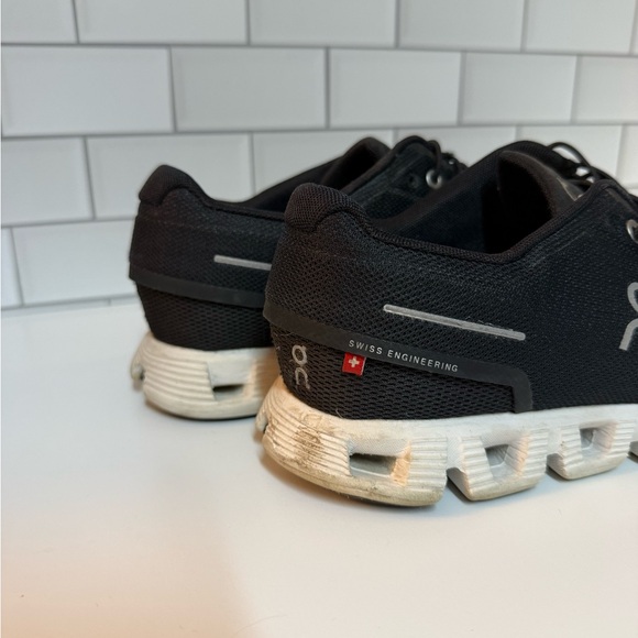 On Running Women’s Black and White Running Shoes - Picture 2 of 6